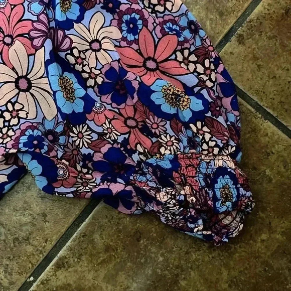 Floral Top with Terra Sky - Picture 3 of 4